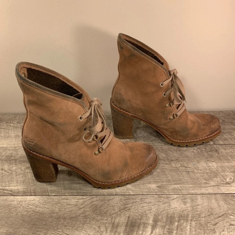 UGG Calynda Fawn Suede Womens Boots 10